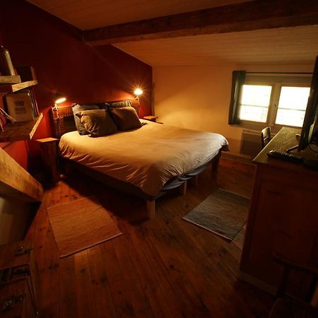 Le Refuge Ceretan, Grand Et Bel Appartement Mansarde En Plein Centre Екстер'єр фото