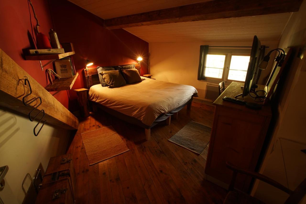 Le Refuge Ceretan, Grand Et Bel Appartement Mansarde En Plein Centre Екстер'єр фото